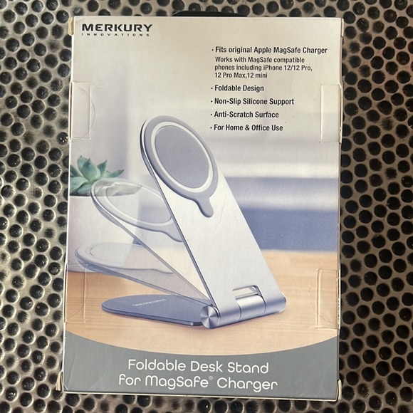 Foldable Desk Stand for MagSafe Charger - Picture 2 of 4